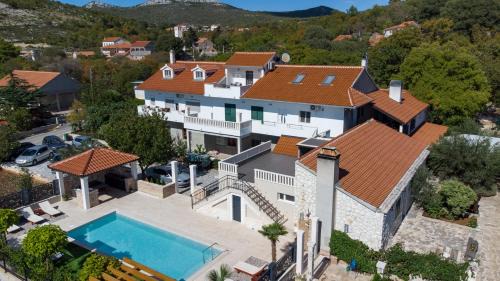 Blizna Donja Villa | Holiday home Mia