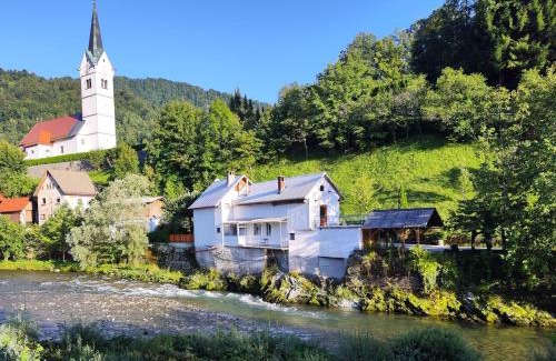 Spodnja Idrija House | Holiday Home Mila