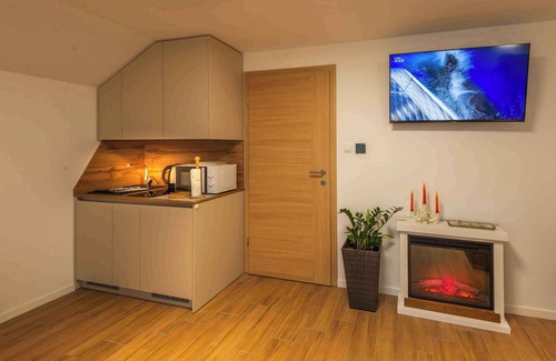 Semic House | Holiday home mit Terrasse
