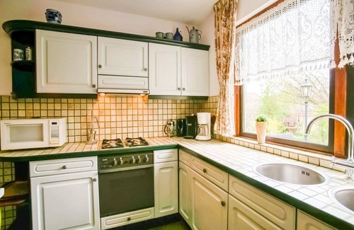 Nieuwkuijk House | Holiday home near the Efteling with garden