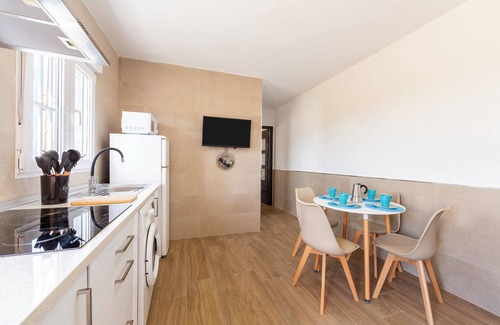 Pujaire House | Holiday Home 'Nido' with Private Terrace and Air Conditioning