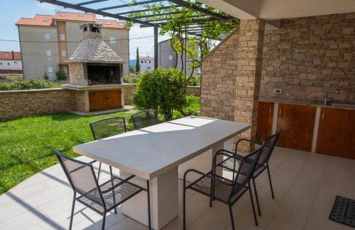 Turanj House | Holiday Home Nina