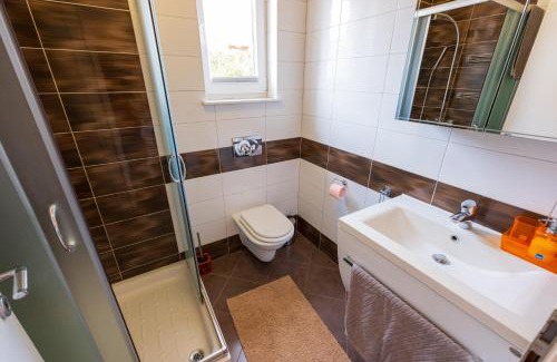 Turanj House | Holiday Home Nina