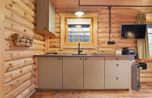 Diessen House | Holiday Home in Brabant with Hot Tub