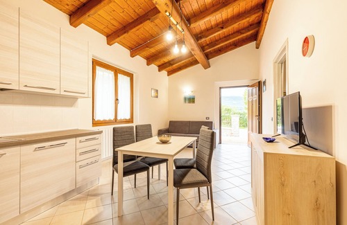 Firenzuola House | Holiday Home 'Numero 1' with Shared Garden