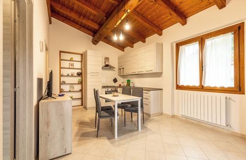 Firenzuola House | Holiday Home 'Numero 1' with Shared Garden