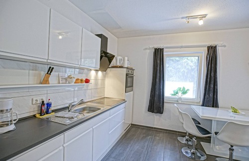 Monkebude House | Holiday Home 'Ostseeferienhaus Nebengebäude' with Private Terrace and Wi-Fi