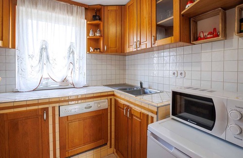 Marindol House | Holiday home overlooking the river Kolpa