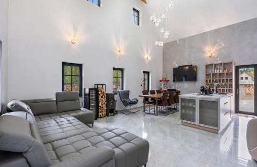 Dolni Laz House | Holiday Home Party & Friends Villa by Interhome