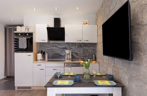 Mühlhausen House | Holiday Home 'Pension Haus Leni' with Wi-Fi