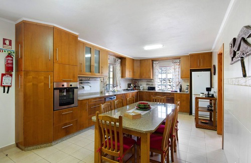 Calheta de Nesquim House | Holiday Home 'Adega Pedra Do Lagar' with Sea View, Private Terrace and Wi-Fi