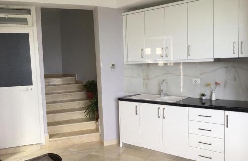Qeparo Apartment | Holiday Home Qeparo