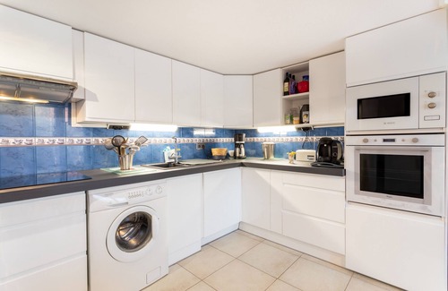 Leucate House | Holiday Home 'Residence Naturiste Eden' with Sea View, Private Terrace and Wi-Fi