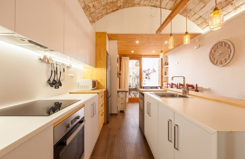 Arenys de Mar House | Holiday Home 'Sant Rafel House' with Private Terrace and Wi-Fi
