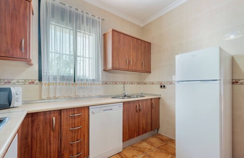 Alanis House | Holiday Home 'Señora De Las Angustias 1' with Mountain View, Shared Pool and Air Conditioning
