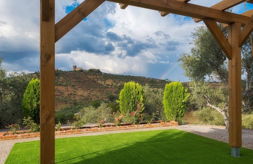 Alanis House | Holiday Home 'Señora De Las Angustias 2' with Mountain View, Shared Pool and Air Conditioning