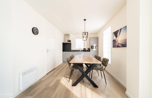 Municipality of Nissewaard House | Holiday Home Simonshaven near Lake Beach