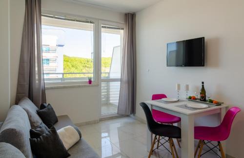 Miedzyzdroje Apartment | Holiday Home SLAVIA NEW 601 z balkonem przy plaży