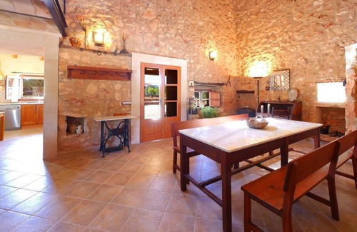 Algaida House | Holiday Home Son Garbi with Mountain View, Wi-Fi, A/C, Pool, Garden, Terrace & Balcony