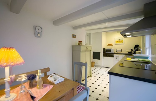 Burg House | Holiday Home 'Stine's Hus' with Private Terrace, Private Garden and Wi-Fi