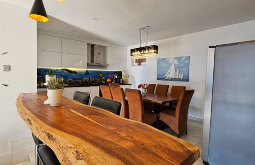 Borak House | Holiday Home Sunrise - Three Bedroom Holiday Home