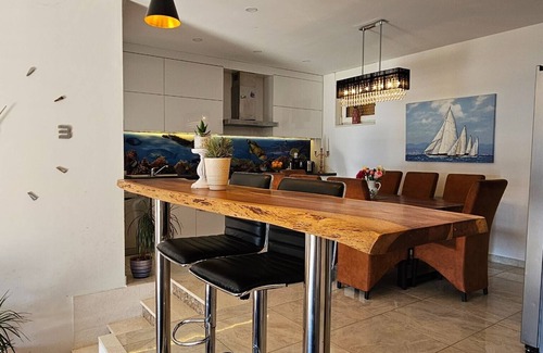 Borak House | Holiday Home Sunrise - Three Bedroom Holiday Home