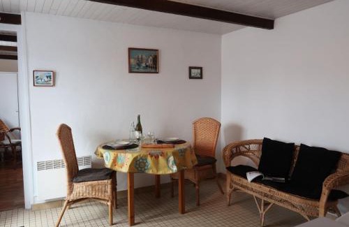 Plounevez-Lochrist House | Holiday Home Ti an Naod by Interhome