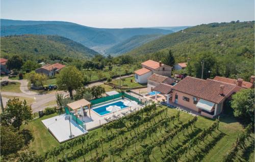 Topid House | Holiday Home Topid Topid Ii