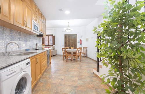 Benafer House | Holiday Home 'Torre Buena Vista Con Jacuzzi' with Mountain View, Private Terrace and Balcony
