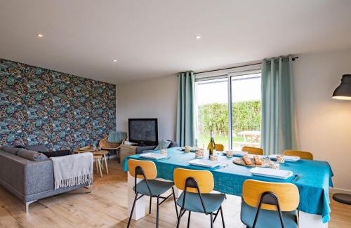 Cleder House | Holiday Home Ty Amiets by Interhome