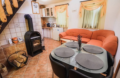 Brezice House | Holiday Home Vesna with Hot Tub & Sauna