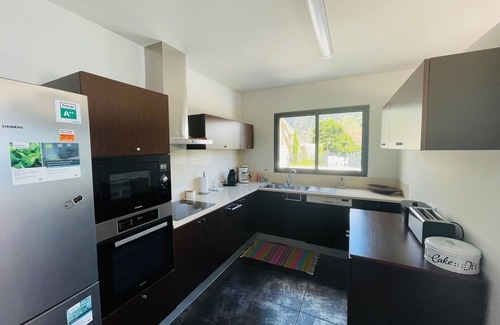 Ponta do Sol House | Holiday Home "Villa Camacho xxvii" with Sea View, Pool & Wi-Fi