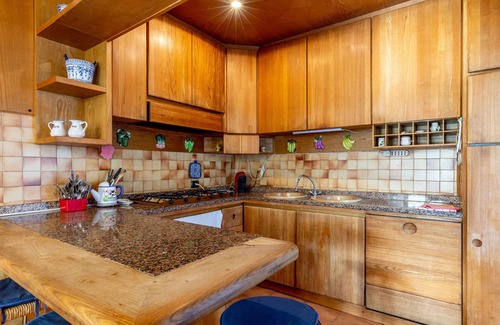Torre del Lago Puccini House | Holiday Home 'Villetta Girasole' with Private Terrace, Private Garden and Wi-Fi