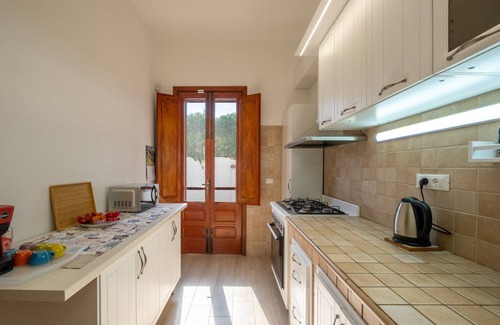 Punta Prosciutto House | Holiday Home 'Villa Dei Gelsi' with Private Garden, Wi-Fi and Air Conditioning