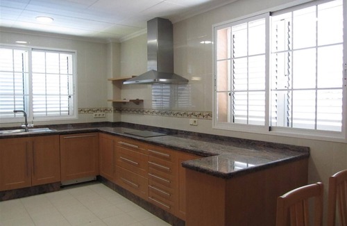 Cullera Villa | Holiday Home 'Villa in Cullera Valencia' with Mountain View, Pool & Wi-Fi