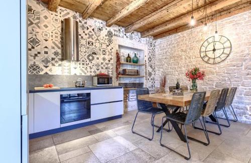 Radovani House | Holiday Home Villa Radovani by Interhome
