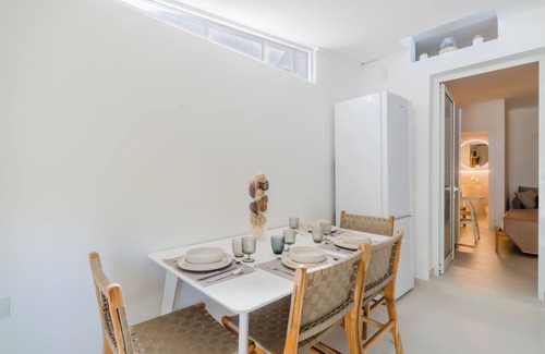 Fontanelle House | Holiday Home 'Villetta Bianca' with Private Terrace and Air Conditioning