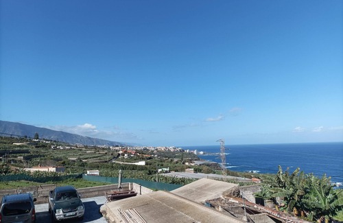 La Orotava House | Holiday Home Vista Valle with Sea View, Terrace & Wi-Fi