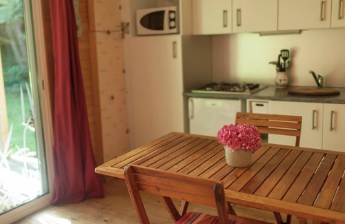 Le Ponchel House | Holiday Home Vitz-sur-Authie Pond View
