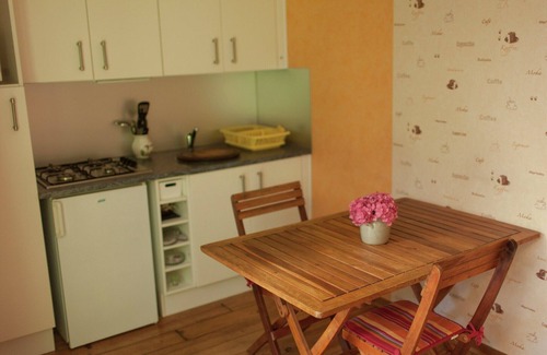 Le Ponchel House | Holiday Home Vitz-sur-Authie Pond View