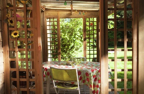 Le Ponchel House | Holiday Home Vitz-sur-Authie Pond View