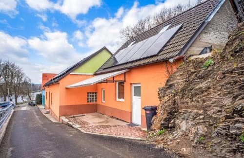 Tyn nad Vltavou House | Holiday Home Vltava by Interhome