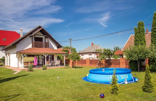 Balatonkeresztur House | Holiday home with outdoor pool and large garden