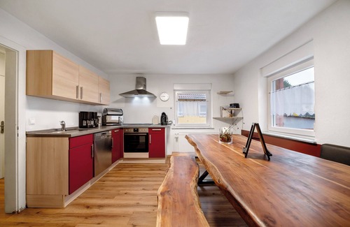 Schindhard House | Holiday Home 'Wasgauaktiv' with Private Terrace, Balcony and Wi-Fi