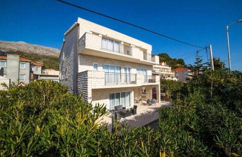 Podstrana Villa | Holiday Home White House