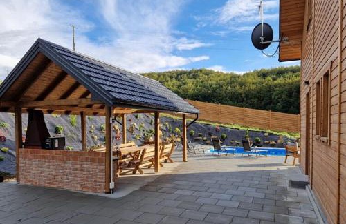 gmina Iwierzyce House | Holiday Home Wi niowa with Pool and Mountains, cleaning included