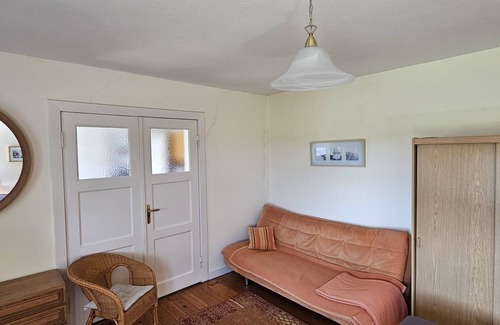 Epenwohrden House | Holiday Home 'Wiesenblick' with Private Terrace and Shared Garden