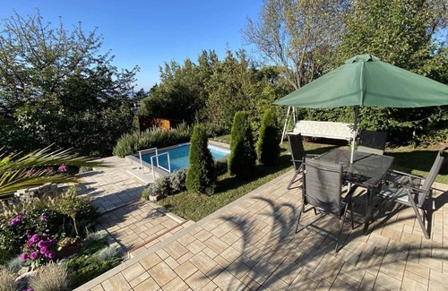 Vonyarcvashegy House | Holiday home with view and pool