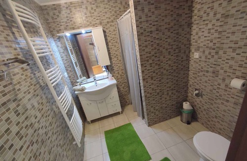 Heviz House | Holiday home with a beautiful garden and internet