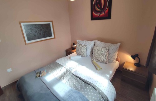 Heviz House | Holiday home with a beautiful garden and internet
